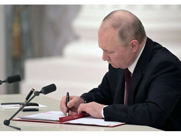 普京签署俄公司从外国股市退市法令！俄罗斯经济与外部世界进一步脱钩