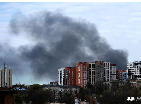 俄羅斯證實對利沃夫發動襲擊！利沃夫防空警報響起，俄軍導彈連續撲來，烏防空火力沒有發揮作用